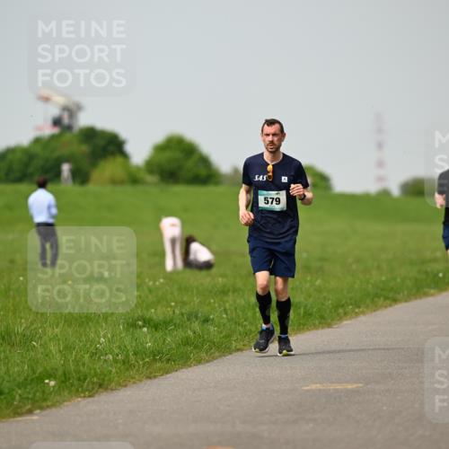 10.05.2026 - 8. Wedeler Halbmarathon Dr. Thomas Lammeyer http://msf.ph/oto/9705392 10.05.2026 11:53:55 Laufen 579, 474 meine-sportfotos.de
