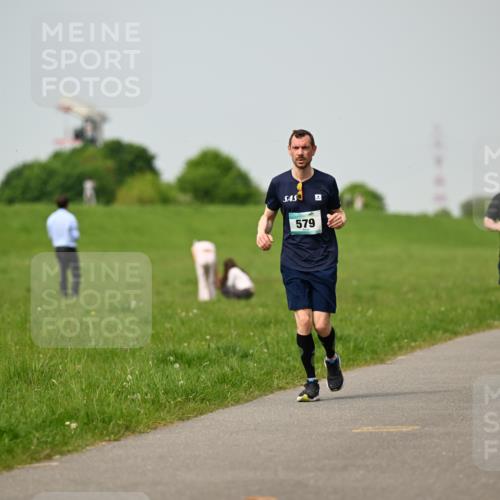 10.05.2026 - 8. Wedeler Halbmarathon Dr. Thomas Lammeyer http://msf.ph/oto/9705394 10.05.2026 11:53:55 Laufen 579, 474 meine-sportfotos.de
