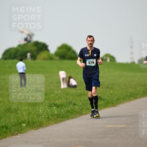 10.05.2026 - 8. Wedeler Halbmarathon Dr. Thomas Lammeyer http://msf.ph/oto/9705395 10.05.2026 11:53:55 Laufen 579, 474 meine-sportfotos.de