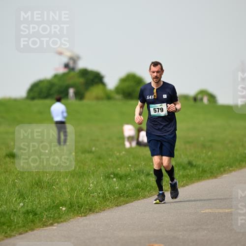 10.05.2026 - 8. Wedeler Halbmarathon Dr. Thomas Lammeyer http://msf.ph/oto/9705398 10.05.2026 11:53:56 Laufen 579, 474 meine-sportfotos.de