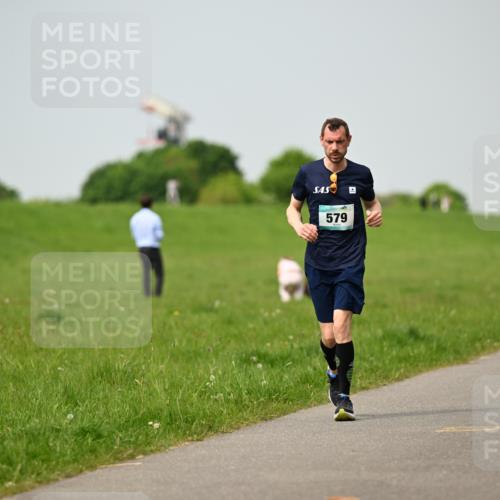 10.05.2026 - 8. Wedeler Halbmarathon Dr. Thomas Lammeyer http://msf.ph/oto/9705401 10.05.2026 11:53:56 Laufen 579, 474 meine-sportfotos.de