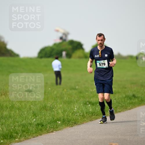10.05.2026 - 8. Wedeler Halbmarathon Dr. Thomas Lammeyer http://msf.ph/oto/9705404 10.05.2026 11:53:57 Laufen 579 meine-sportfotos.de