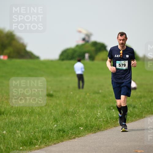 10.05.2026 - 8. Wedeler Halbmarathon Dr. Thomas Lammeyer http://msf.ph/oto/9705407 10.05.2026 11:53:57 Laufen 579 meine-sportfotos.de