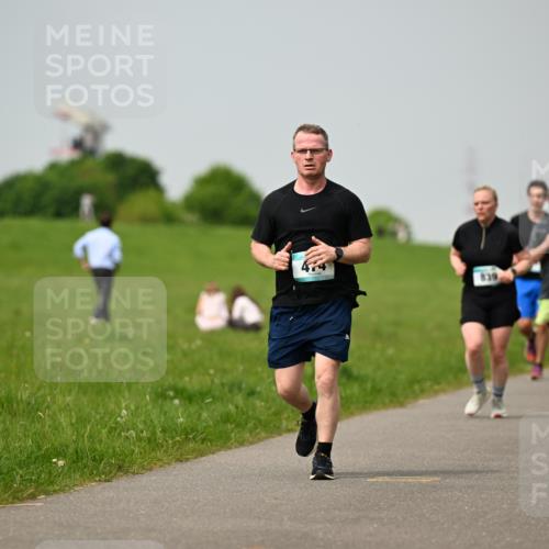 10.05.2026 - 8. Wedeler Halbmarathon Dr. Thomas Lammeyer http://msf.ph/oto/9705408 10.05.2026 11:54:01 Laufen  meine-sportfotos.de