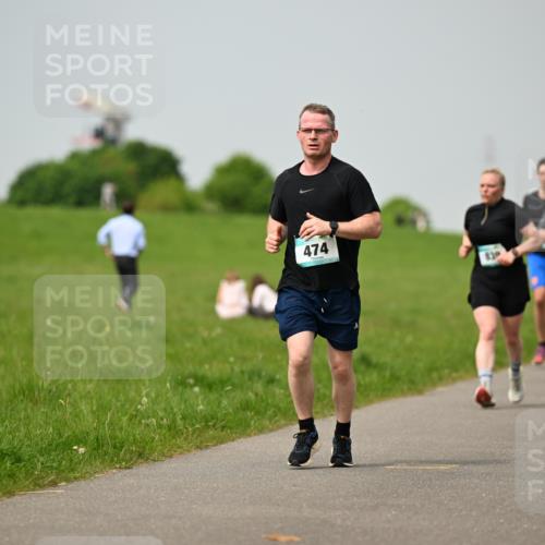 10.05.2026 - 8. Wedeler Halbmarathon Dr. Thomas Lammeyer http://msf.ph/oto/9705409 10.05.2026 11:54:01 Laufen 474 meine-sportfotos.de