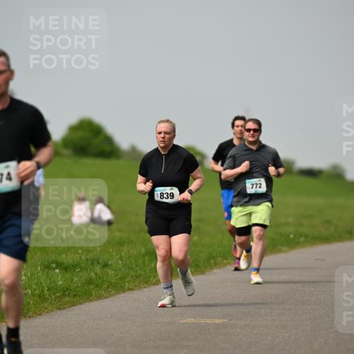 10.05.2026 - 8. Wedeler Halbmarathon Dr. Thomas Lammeyer http://msf.ph/oto/9705421 10.05.2026 11:54:03 Laufen 474, 839, 772 meine-sportfotos.de