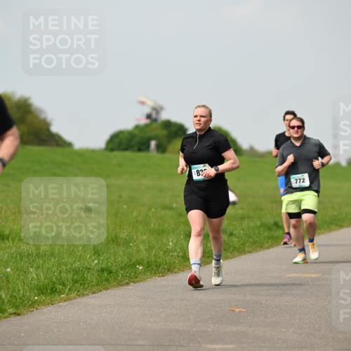 10.05.2026 - 8. Wedeler Halbmarathon Dr. Thomas Lammeyer http://msf.ph/oto/9705433 10.05.2026 11:54:05 Laufen 474, 772 meine-sportfotos.de