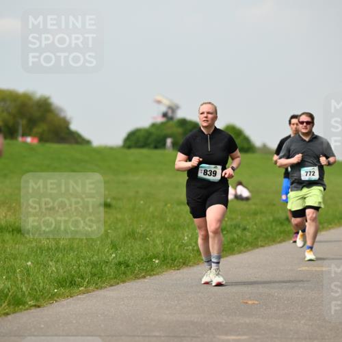 10.05.2026 - 8. Wedeler Halbmarathon Dr. Thomas Lammeyer http://msf.ph/oto/9705435 10.05.2026 11:54:06 Laufen 839, 772 meine-sportfotos.de