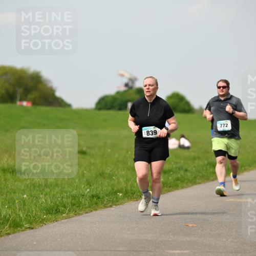 10.05.2026 - 8. Wedeler Halbmarathon Dr. Thomas Lammeyer http://msf.ph/oto/9705437 10.05.2026 11:54:06 Laufen 839, 772 meine-sportfotos.de