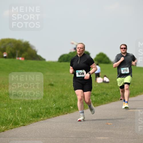 10.05.2026 - 8. Wedeler Halbmarathon Dr. Thomas Lammeyer http://msf.ph/oto/9705439 10.05.2026 11:54:06 Laufen 839, 772 meine-sportfotos.de
