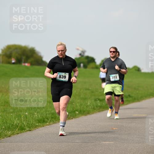 10.05.2026 - 8. Wedeler Halbmarathon Dr. Thomas Lammeyer http://msf.ph/oto/9705442 10.05.2026 11:54:07 Laufen 839, 772 meine-sportfotos.de