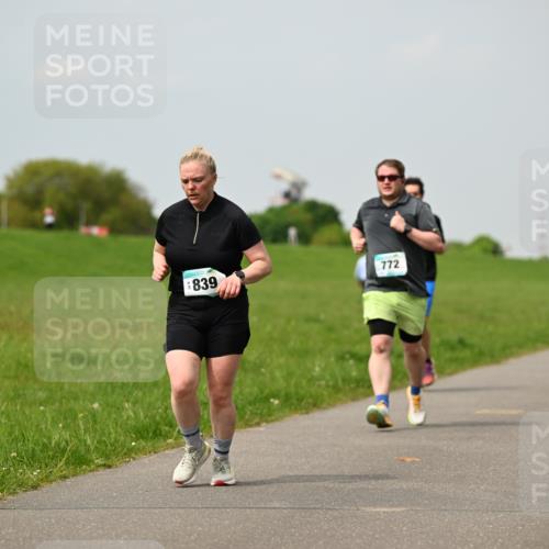 10.05.2026 - 8. Wedeler Halbmarathon Dr. Thomas Lammeyer http://msf.ph/oto/9705443 10.05.2026 11:54:07 Laufen 839, 772 meine-sportfotos.de