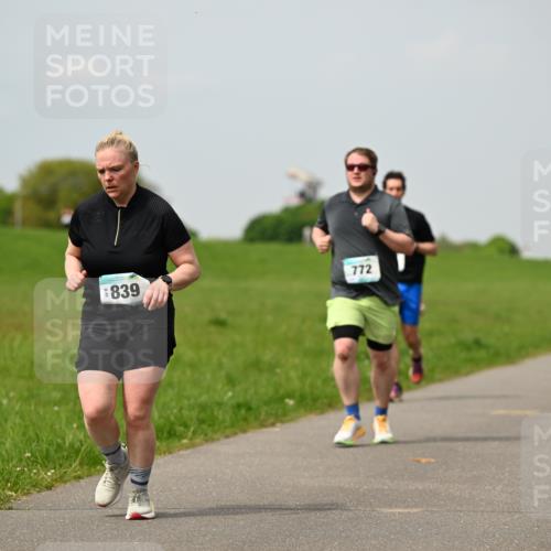 10.05.2026 - 8. Wedeler Halbmarathon Dr. Thomas Lammeyer http://msf.ph/oto/9705447 10.05.2026 11:54:08 Laufen 772, 839 meine-sportfotos.de