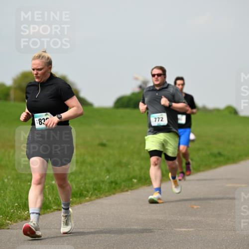 10.05.2026 - 8. Wedeler Halbmarathon Dr. Thomas Lammeyer http://msf.ph/oto/9705448 10.05.2026 11:54:08 Laufen 772 meine-sportfotos.de