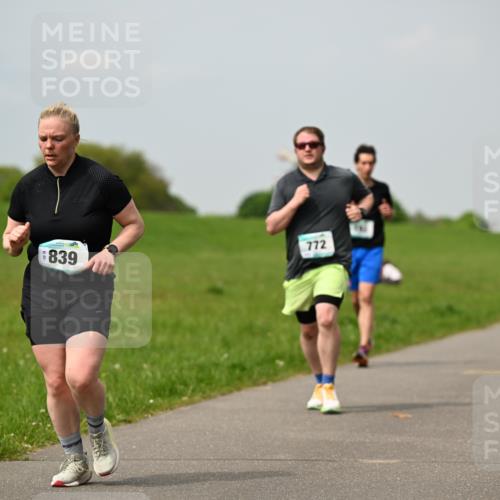 10.05.2026 - 8. Wedeler Halbmarathon Dr. Thomas Lammeyer http://msf.ph/oto/9705449 10.05.2026 11:54:08 Laufen 839, 772 meine-sportfotos.de