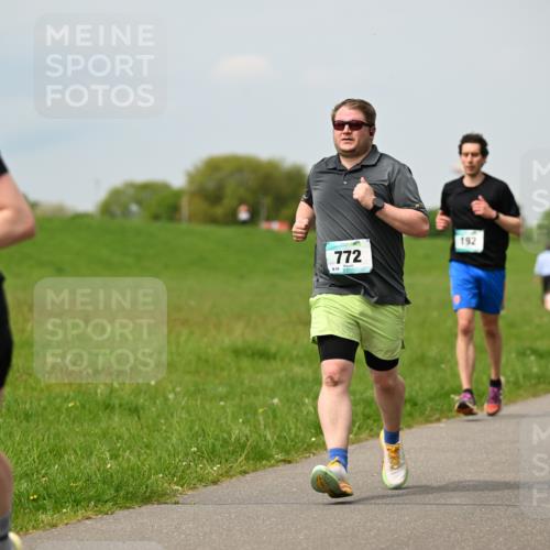 10.05.2026 - 8. Wedeler Halbmarathon Dr. Thomas Lammeyer http://msf.ph/oto/9705456 10.05.2026 11:54:09 Laufen 772, 854, 192 meine-sportfotos.de