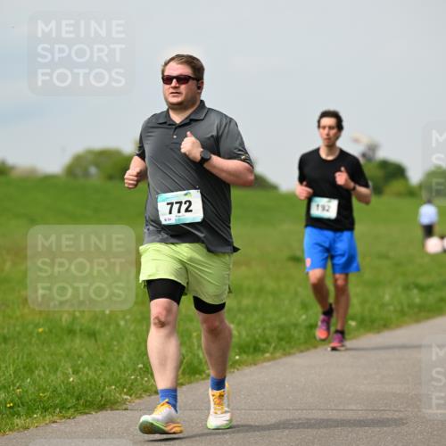 10.05.2026 - 8. Wedeler Halbmarathon Dr. Thomas Lammeyer http://msf.ph/oto/9705462 10.05.2026 11:54:10 Laufen 772, 192 meine-sportfotos.de
