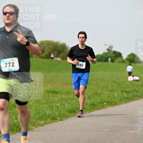 10.05.2026 - 8. Wedeler Halbmarathon Dr. Thomas Lammeyer http://msf.ph/oto/9705463 10.05.2026 11:54:11 Laufen 772, 192 meine-sportfotos.de