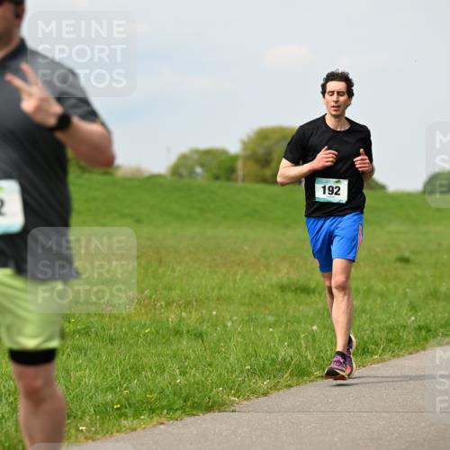 10.05.2026 - 8. Wedeler Halbmarathon Dr. Thomas Lammeyer http://msf.ph/oto/9705469 10.05.2026 11:54:11 Laufen 772, 192 meine-sportfotos.de