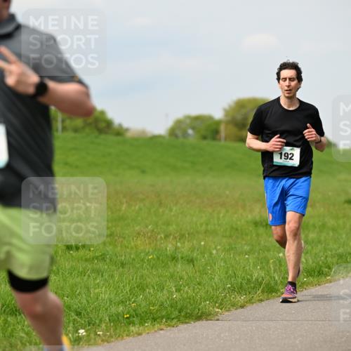 10.05.2026 - 8. Wedeler Halbmarathon Dr. Thomas Lammeyer http://msf.ph/oto/9705470 10.05.2026 11:54:12 Laufen 772, 192 meine-sportfotos.de