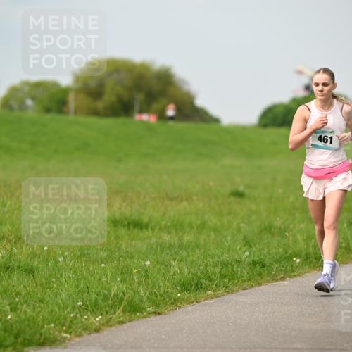 10.05.2026 - 8. Wedeler Halbmarathon Dr. Thomas Lammeyer http://msf.ph/oto/9705481 10.05.2026 11:54:19 Laufen 461 meine-sportfotos.de