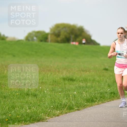 10.05.2026 - 8. Wedeler Halbmarathon Dr. Thomas Lammeyer http://msf.ph/oto/9705484 10.05.2026 11:54:19 Laufen 461 meine-sportfotos.de