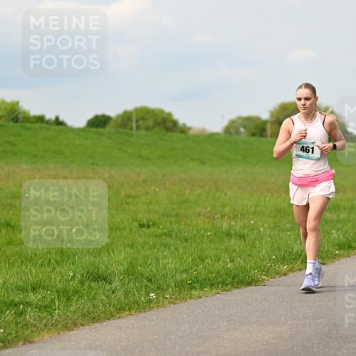 10.05.2026 - 8. Wedeler Halbmarathon Dr. Thomas Lammeyer http://msf.ph/oto/9705494 10.05.2026 11:54:21 Laufen 461 meine-sportfotos.de
