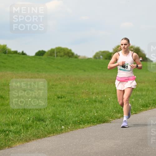 10.05.2026 - 8. Wedeler Halbmarathon Dr. Thomas Lammeyer http://msf.ph/oto/9705495 10.05.2026 11:54:21 Laufen 461 meine-sportfotos.de