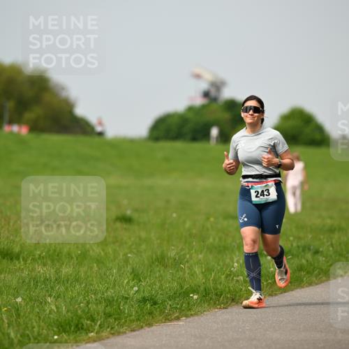 10.05.2026 - 8. Wedeler Halbmarathon Dr. Thomas Lammeyer http://msf.ph/oto/9705496 10.05.2026 11:54:29 Laufen 243 meine-sportfotos.de