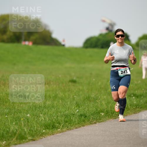 10.05.2026 - 8. Wedeler Halbmarathon Dr. Thomas Lammeyer http://msf.ph/oto/9705499 10.05.2026 11:54:29 Laufen 243 meine-sportfotos.de