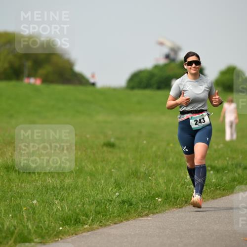10.05.2026 - 8. Wedeler Halbmarathon Dr. Thomas Lammeyer http://msf.ph/oto/9705500 10.05.2026 11:54:29 Laufen 243 meine-sportfotos.de