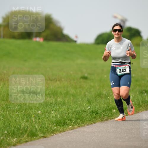 10.05.2026 - 8. Wedeler Halbmarathon Dr. Thomas Lammeyer http://msf.ph/oto/9705502 10.05.2026 11:54:30 Laufen 243 meine-sportfotos.de