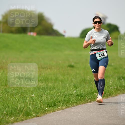 10.05.2026 - 8. Wedeler Halbmarathon Dr. Thomas Lammeyer http://msf.ph/oto/9705504 10.05.2026 11:54:30 Laufen 243 meine-sportfotos.de