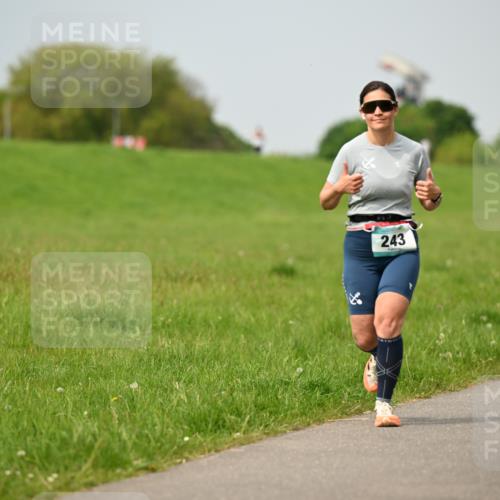 10.05.2026 - 8. Wedeler Halbmarathon Dr. Thomas Lammeyer http://msf.ph/oto/9705505 10.05.2026 11:54:30 Laufen 243 meine-sportfotos.de