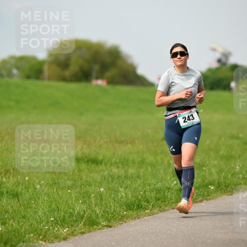 10.05.2026 - 8. Wedeler Halbmarathon Dr. Thomas Lammeyer http://msf.ph/oto/9705509 10.05.2026 11:54:31 Laufen 243 meine-sportfotos.de