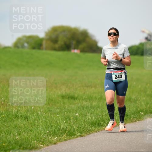 10.05.2026 - 8. Wedeler Halbmarathon Dr. Thomas Lammeyer http://msf.ph/oto/9705511 10.05.2026 11:54:31 Laufen 243 meine-sportfotos.de
