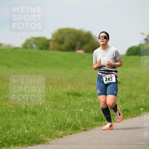 10.05.2026 - 8. Wedeler Halbmarathon Dr. Thomas Lammeyer http://msf.ph/oto/9705513 10.05.2026 11:54:31 Laufen 243 meine-sportfotos.de