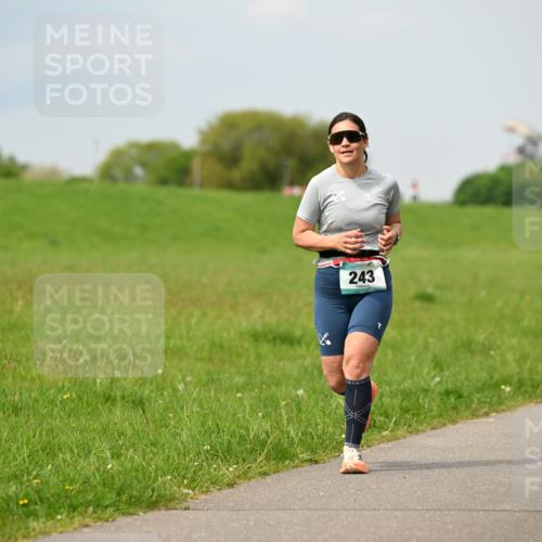 10.05.2026 - 8. Wedeler Halbmarathon Dr. Thomas Lammeyer http://msf.ph/oto/9705515 10.05.2026 11:54:31 Laufen 243 meine-sportfotos.de