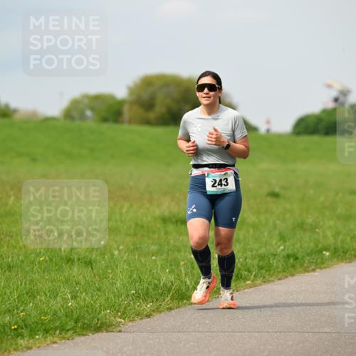 10.05.2026 - 8. Wedeler Halbmarathon Dr. Thomas Lammeyer http://msf.ph/oto/9705516 10.05.2026 11:54:32 Laufen 243 meine-sportfotos.de