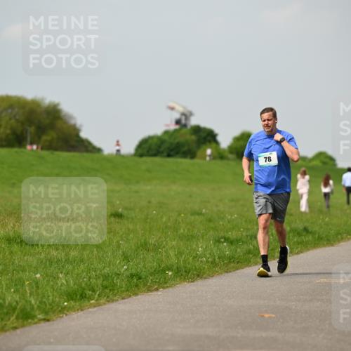 10.05.2026 - 8. Wedeler Halbmarathon Dr. Thomas Lammeyer http://msf.ph/oto/9705518 10.05.2026 11:54:33 Laufen  meine-sportfotos.de