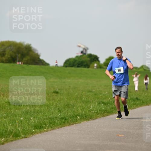 10.05.2026 - 8. Wedeler Halbmarathon Dr. Thomas Lammeyer http://msf.ph/oto/9705520 10.05.2026 11:54:33 Laufen  meine-sportfotos.de
