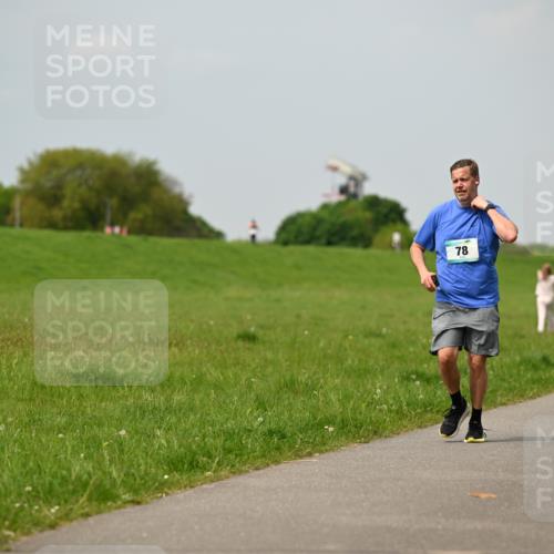 10.05.2026 - 8. Wedeler Halbmarathon Dr. Thomas Lammeyer http://msf.ph/oto/9705522 10.05.2026 11:54:34 Laufen  meine-sportfotos.de