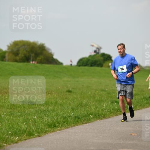 10.05.2026 - 8. Wedeler Halbmarathon Dr. Thomas Lammeyer http://msf.ph/oto/9705524 10.05.2026 11:54:34 Laufen  meine-sportfotos.de