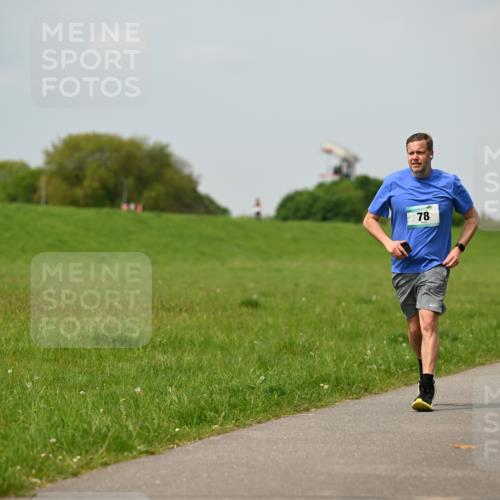 10.05.2026 - 8. Wedeler Halbmarathon Dr. Thomas Lammeyer http://msf.ph/oto/9705526 10.05.2026 11:54:34 Laufen  meine-sportfotos.de