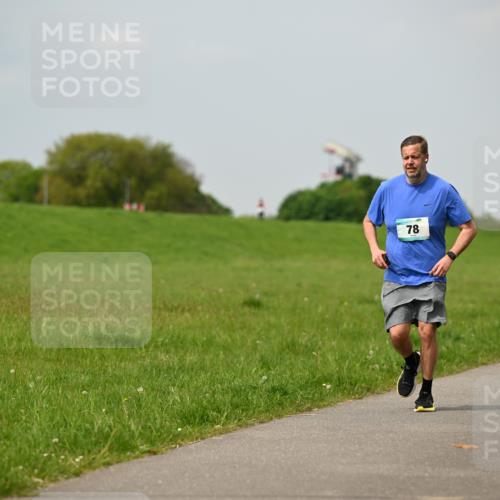 10.05.2026 - 8. Wedeler Halbmarathon Dr. Thomas Lammeyer http://msf.ph/oto/9705528 10.05.2026 11:54:34 Laufen  meine-sportfotos.de