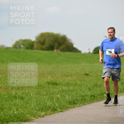 10.05.2026 - 8. Wedeler Halbmarathon Dr. Thomas Lammeyer http://msf.ph/oto/9705532 10.05.2026 11:54:35 Laufen  meine-sportfotos.de