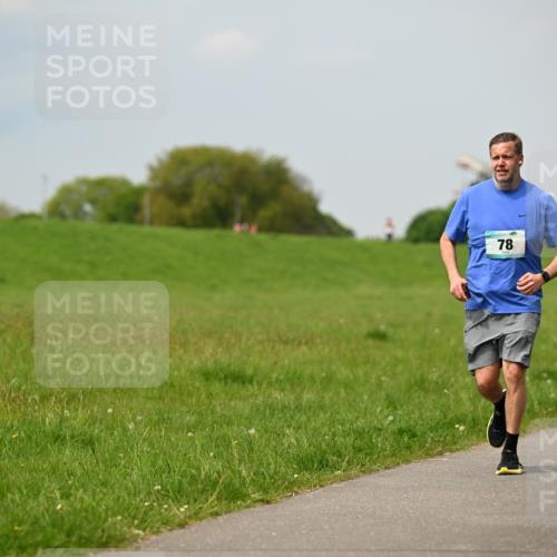 10.05.2026 - 8. Wedeler Halbmarathon Dr. Thomas Lammeyer http://msf.ph/oto/9705533 10.05.2026 11:54:35 Laufen  meine-sportfotos.de