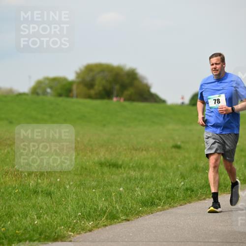 10.05.2026 - 8. Wedeler Halbmarathon Dr. Thomas Lammeyer http://msf.ph/oto/9705534 10.05.2026 11:54:35 Laufen  meine-sportfotos.de