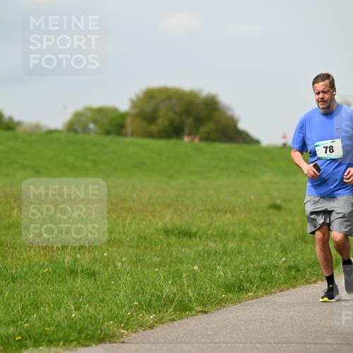 10.05.2026 - 8. Wedeler Halbmarathon Dr. Thomas Lammeyer http://msf.ph/oto/9705535 10.05.2026 11:54:35 Laufen  meine-sportfotos.de