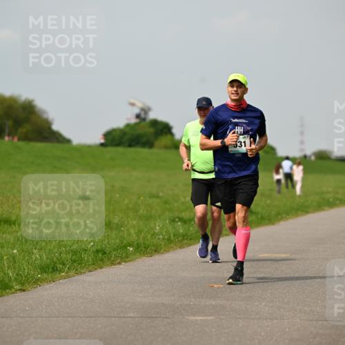 10.05.2026 - 8. Wedeler Halbmarathon Dr. Thomas Lammeyer http://msf.ph/oto/9705550 10.05.2026 11:54:39 Laufen 2026, 531 meine-sportfotos.de